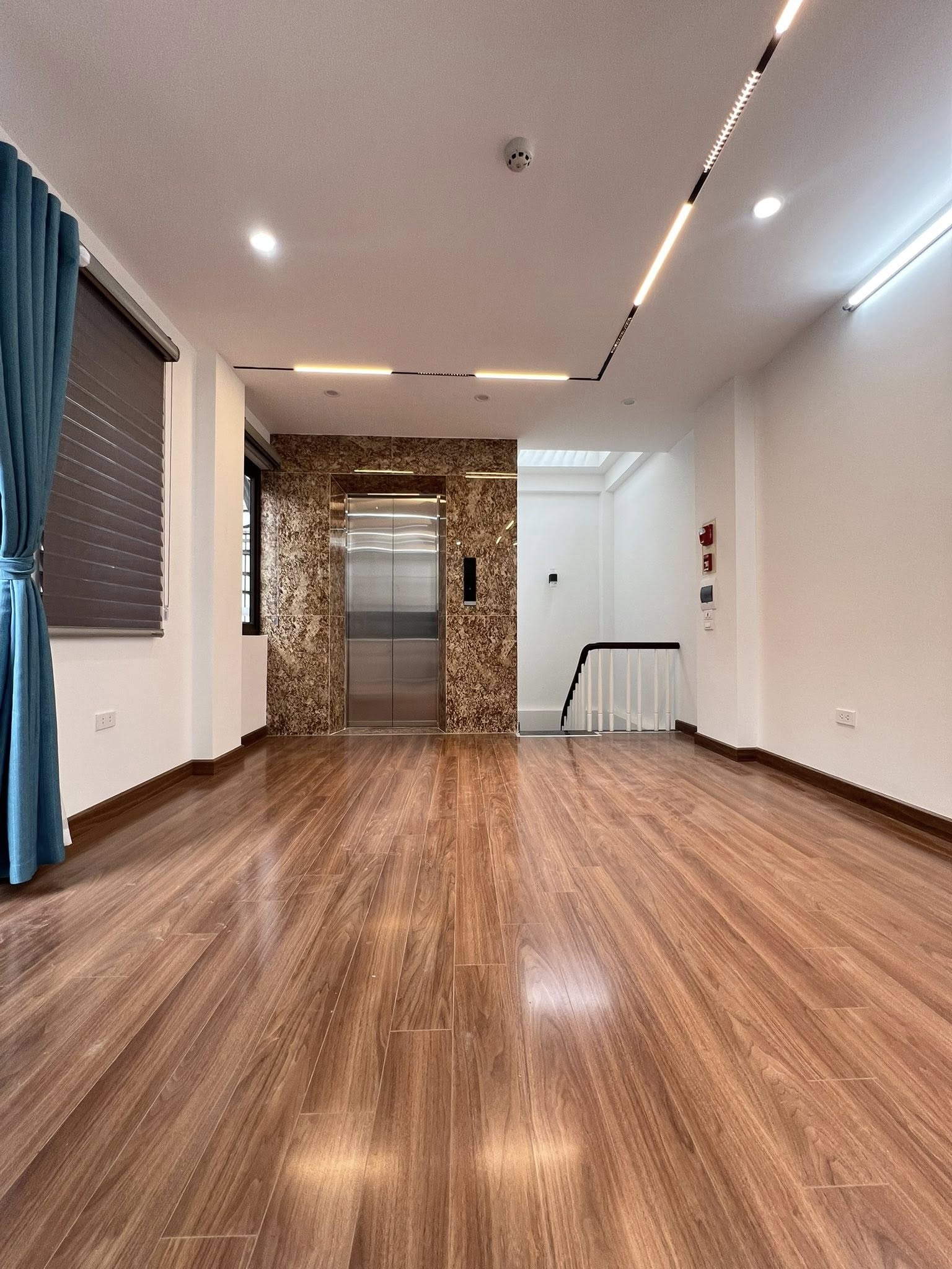 💥Kinh doanh vô địch, Mặt phố Cốm Vòng - Duy Tân 60/70m2 - 7T thang máy, 36 tỷ - Ảnh chính