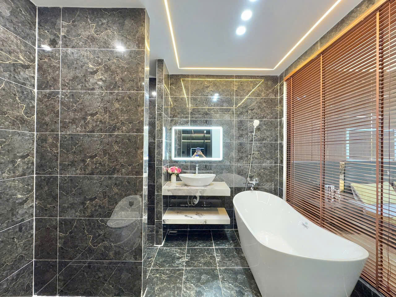 NHÀ MỚI 3 TẦNG MẶT TIỀN ĐẸP – 4 PHÒNG NGỦ – GIÁ CHỈ 7.45 TỶ – TT  VIP HÒA XUÂN - Ảnh 3