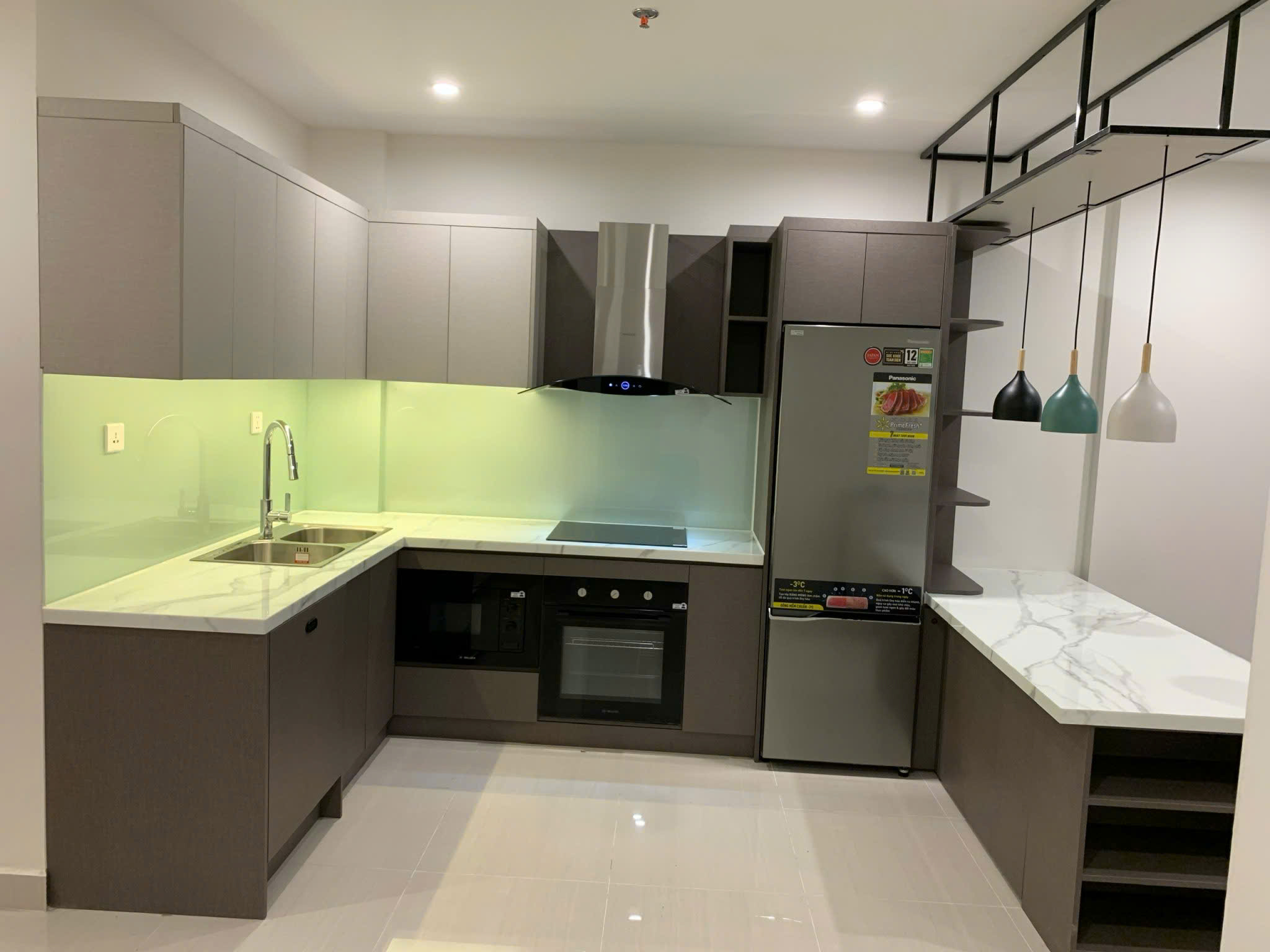 Cần bán gấp căn 2PN 67m2 khu RB, tặng full nội thất đầy đủ, view thoáng ko chắn, sẵn sổ giá 2tỷ8 - Ảnh chính