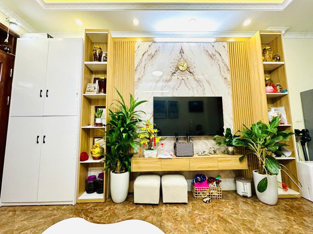 🔥🔥🔥 B. Á. N GẤP NHÀ 5 TẦNG - VIEW AEON MALL LÒNG BIÊN- 🚗 Ô TÔ ĐỖ CỔNG - FULL NỘI THẤT -NHỈNH 5 ĐỒNG- ĐẶC BIỆT GIÁ TỐT CHO KHÁCH THIỆN CHÍ 💵💵💵 - Ảnh 1