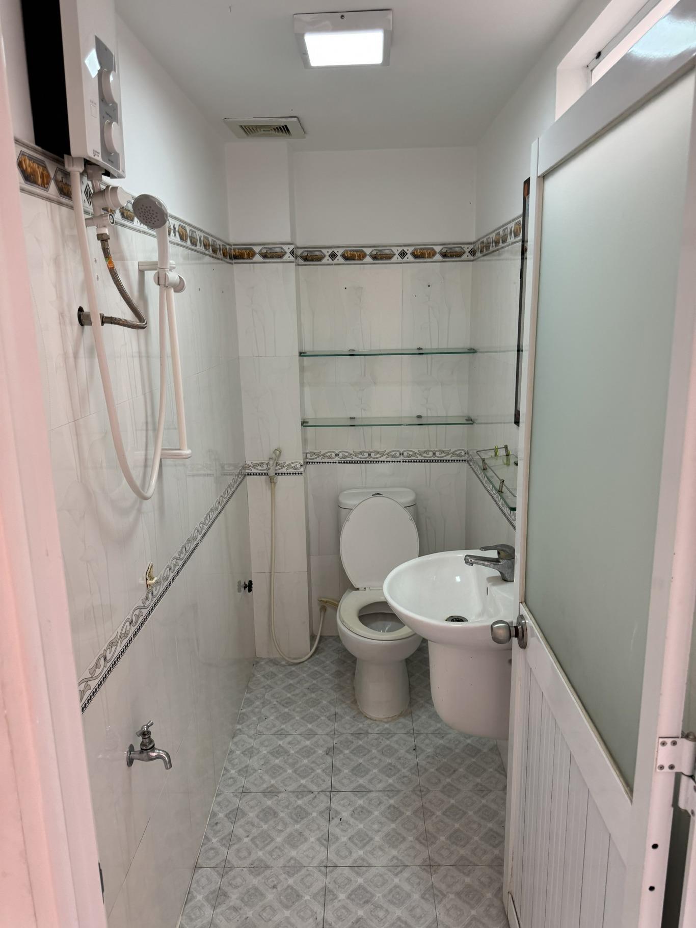**Bán nhà 4 tầng đường Phạm Văn Hai** p3, quận Tân Bình; (4*11,5), 7,4 tỷ - Ảnh 3
