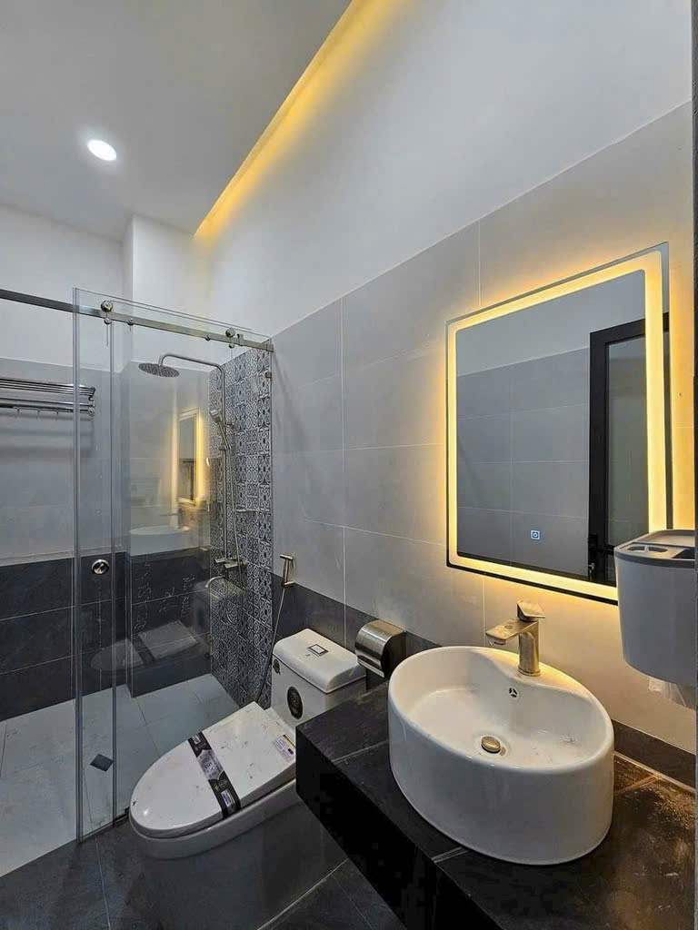 HUỲNH TẤN PHÁT P. Phú Thuận Phú Mỹ Hưng vip Q7 <br><br>NGANG 5 DÀI 14  XÂY MỚI 4 TẤM CÓ 7 TỶ XE HƠI - Ảnh 1