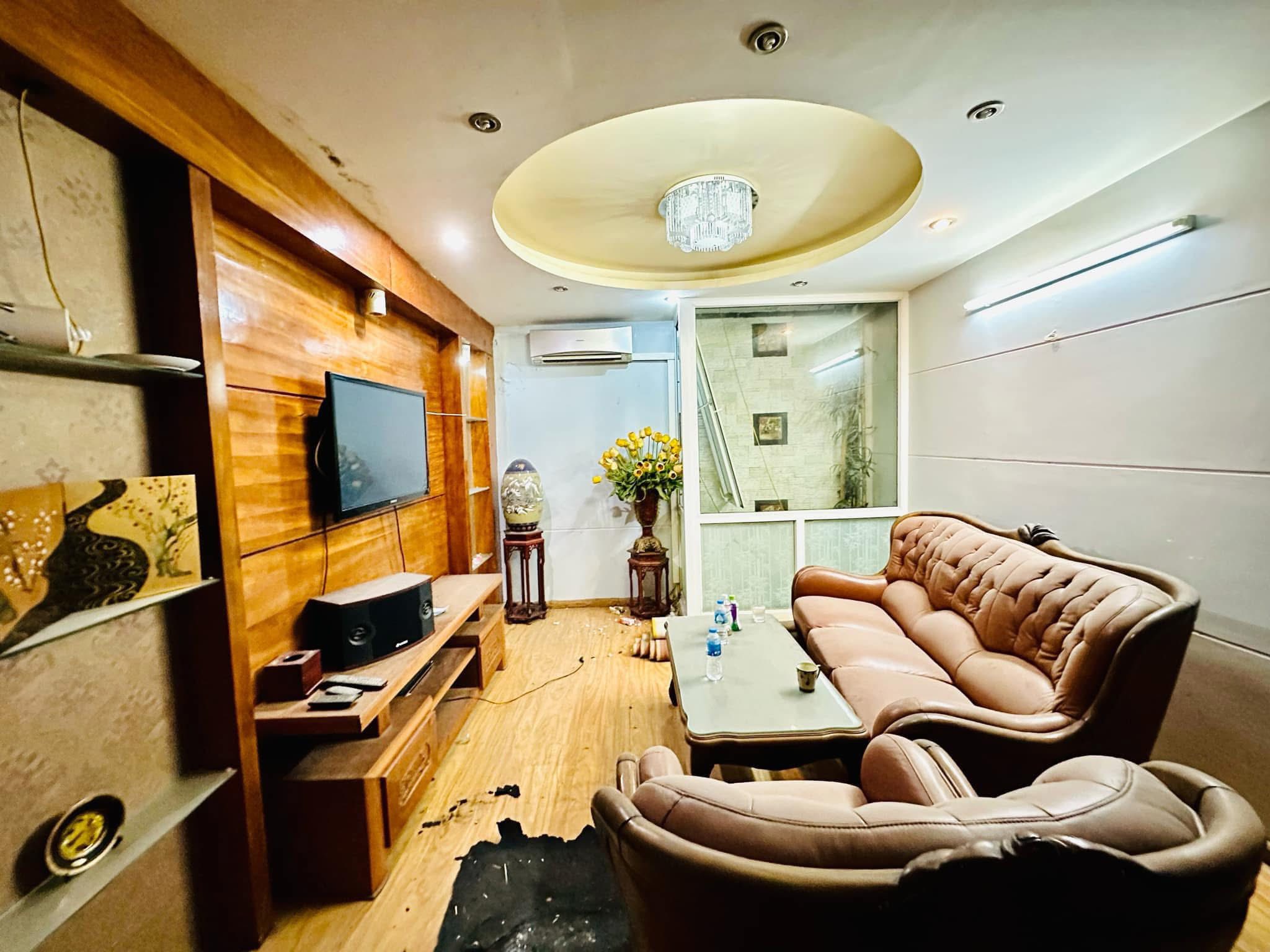 Bán nhà phố Pháo Đài Láng - Đống Đa, 45m2, 5 tầng ở ngay giá SỐC 10.5 tỷ - Ảnh chính