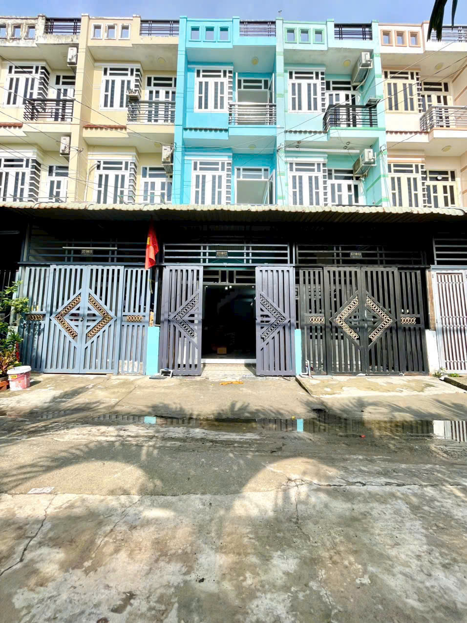 Bán Nhà Ngay Trường Nguyễn Văn Thệ 1 trệt 2 lầu 4PN-Đường 6m- DT 3,2x14m tặng full nội thất chỉ 2,3 - Ảnh chính