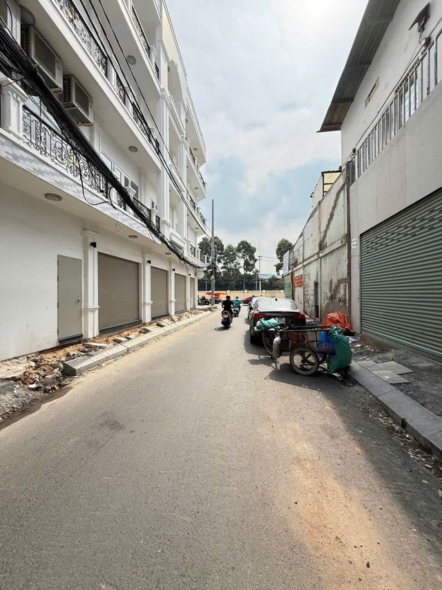 Gần nhà ga T3 Hoàng Hoa Thám Tân Bình, 45m2, trệt 3 lầu, nhỉnh 11 tỷ - Ảnh chính