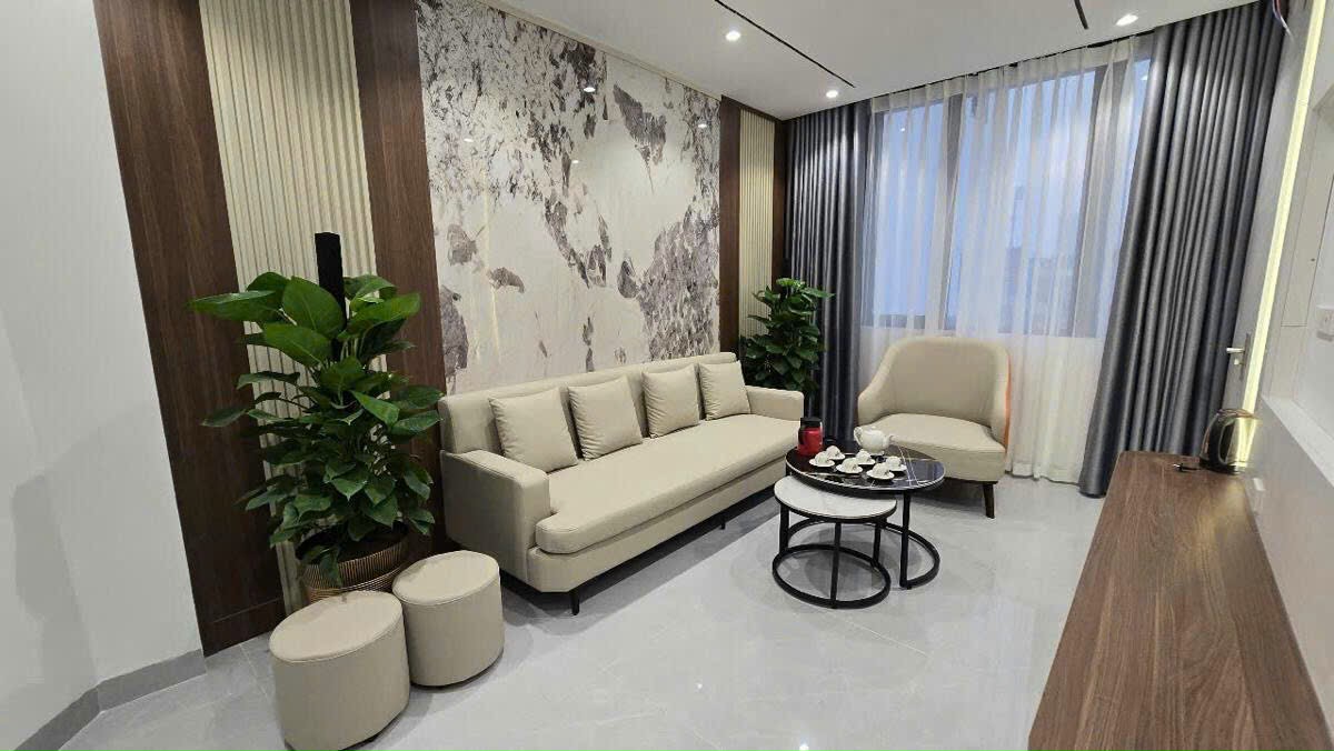 Đống Đa Mặt tiền 4.5M - 5 tầng Thang máy - Full nội thất - Ô tô đỗ cửa. - Ảnh 1