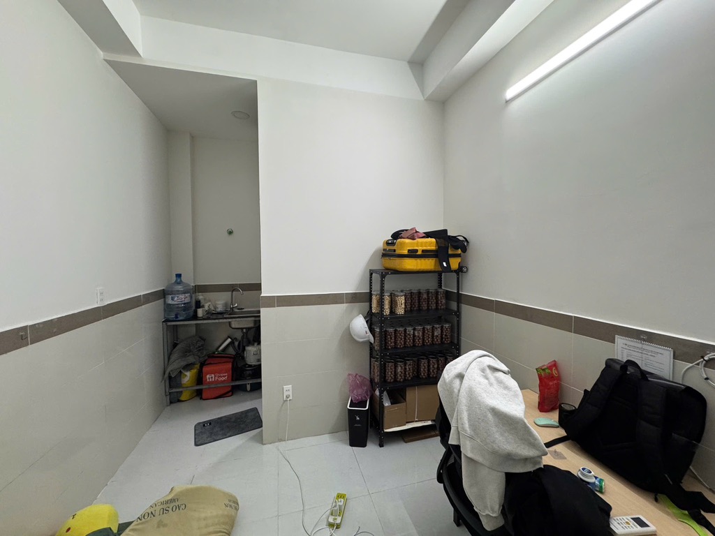 Căn hộ dịch vụ ngay chợ Rạch Ông 6 tầng Mới keng 140m2 chỉ 9 tỷ 8 - Ảnh 2