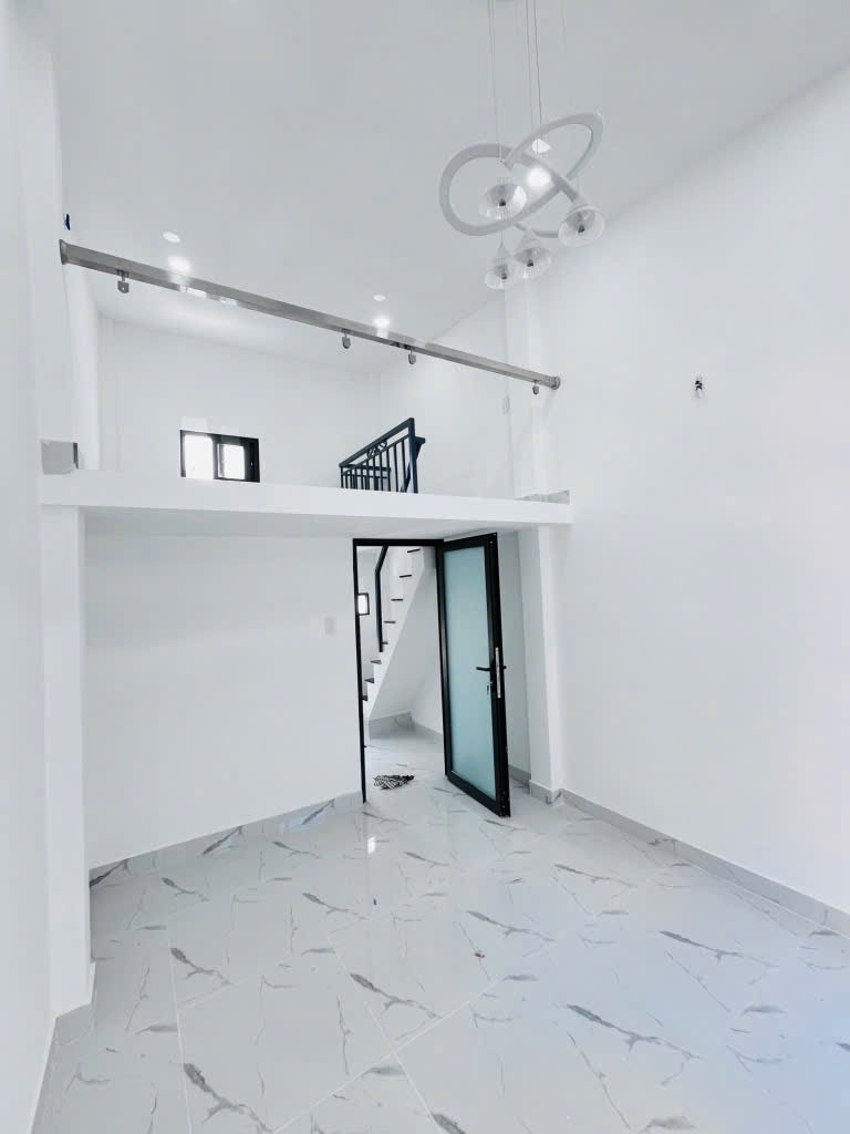 NHỎ XINH LUNG LINH 3 TẦNG HOÀI THANH QUẬN 8 GIÁ 2,38 TỶ - Ảnh 2