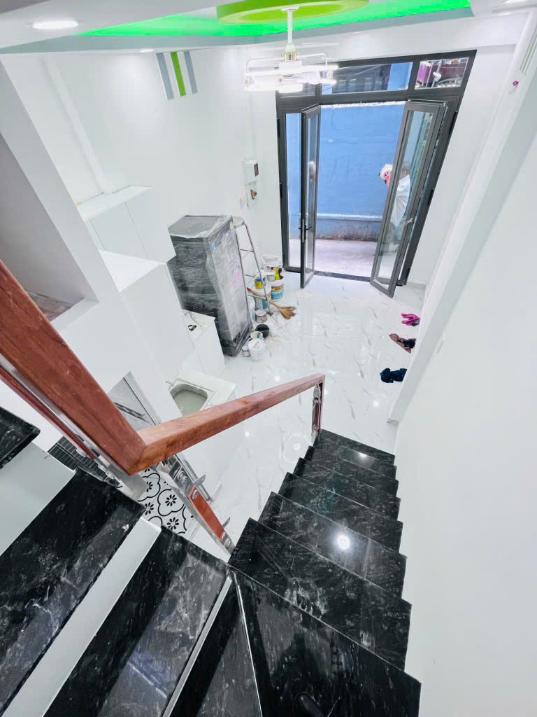 NHỎ XINH LUNG LINH 3 TẦNG HOÀI THANH QUẬN 8 GIÁ 2,38 TỶ - Ảnh 1