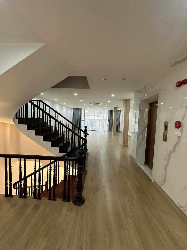 Bán nhà VIP Hoàng Ngân, vỉa hè, ô tô tránh, ở kết hợp KD, 2 mặt thoáng, chỉ 70 tỷ - Ảnh 2