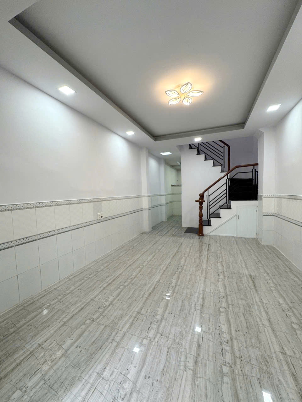 Bán nhà Góc 2MT, hẻm 141 Tám Danh P4 Q8 - Ảnh 1