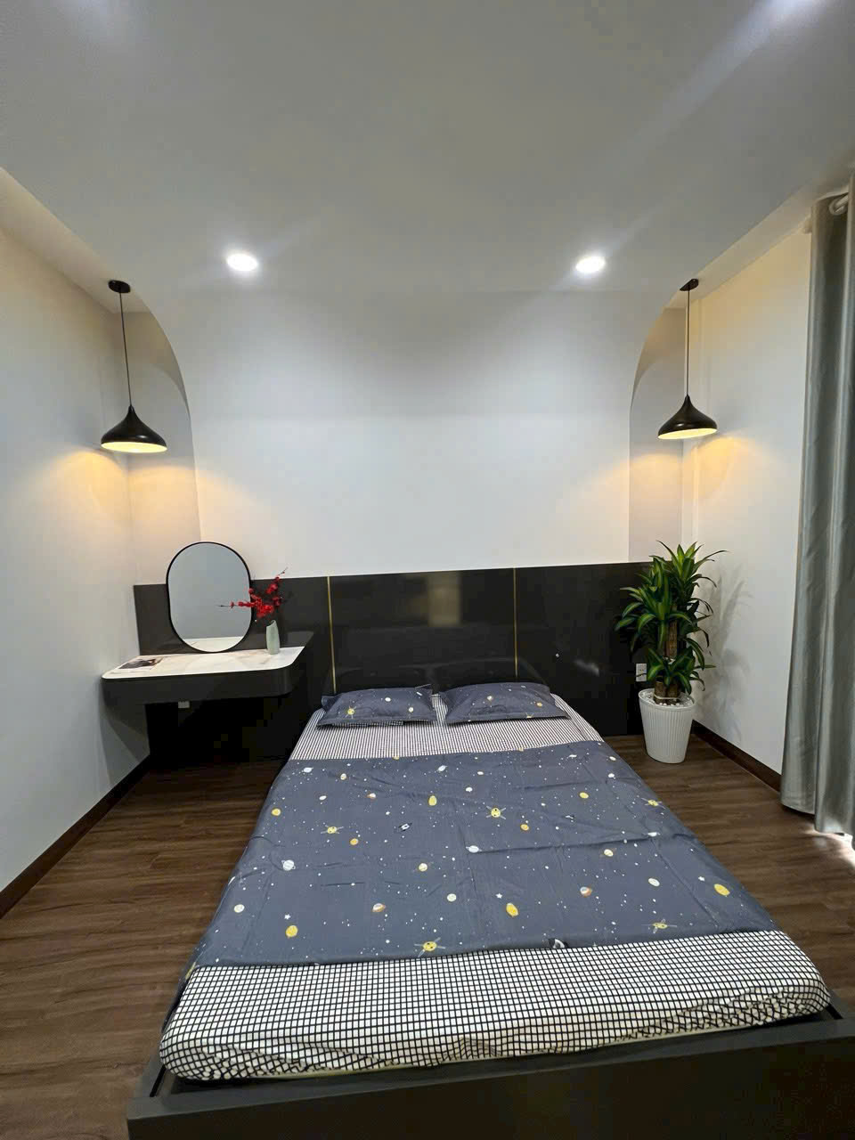 NHÀ 4 LẦU XE HƠI NGAY NGÃ TƯ GA Q12! QUÁ ĐẸP! GIÁ RẤT TỐT LUÔN - Ảnh 4