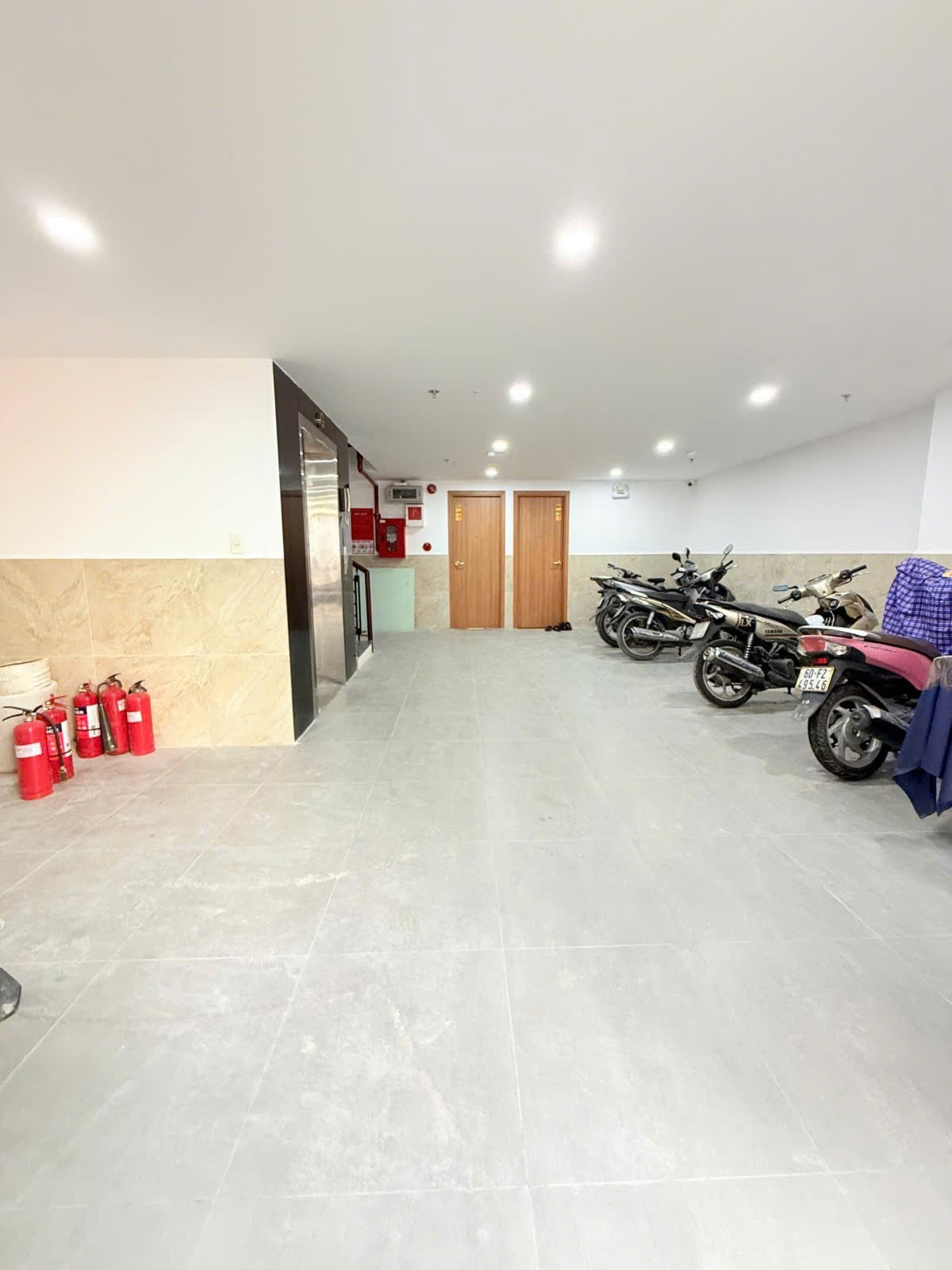 Bán tòa nhà 5 Tầng - 13 CHDV, Hẻm 5m Tống Văn Hên - Trường Chinh, 7x20m, 18.8 tỷ - Ảnh chính