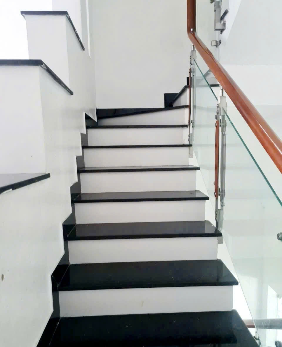 Bán Gấp nhà số 2 Mã Lò BHH A hẻm 5m 70m2,4 Tầng Nhỉnh 5 tỷ - Ảnh 2
