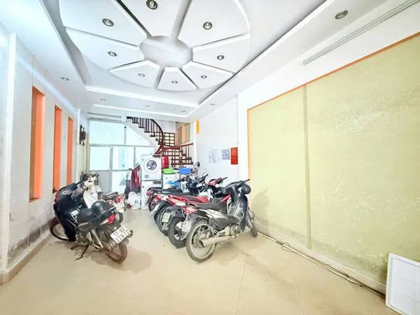 Bán nhà mặt ngõ ô tô phố Pháo Đài Láng , Quận Đống Đa 5 tâng, mặt tiền 4m, diện tích 69m2 - Ảnh 1
