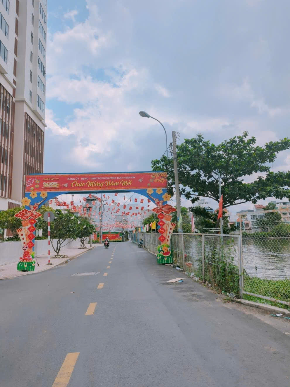BÁN ĐẤT TẶNG DÃY TRỌ NGUYỄN VĂN LINH, QUẬN 7 – NGAY ĐH MARKETING – GẦN LOTTE Q7, CẦU KÊNH TẺ, LH - Ảnh 1