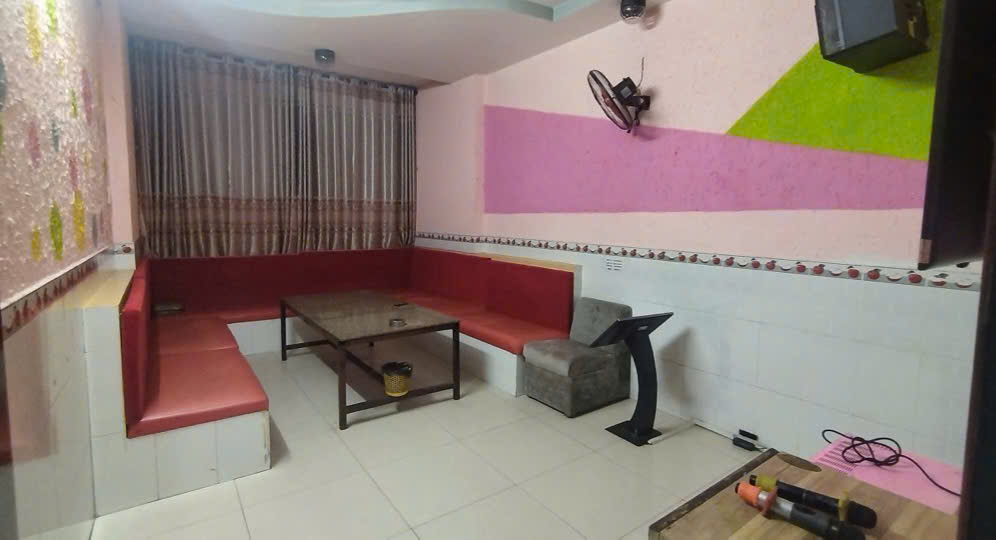 BÁN NHÀ MẶT TIỀN KINH DOANH ĐƯỜNG ĐÔNG HỒ, P.8, Q.8 – 4 TẦNG, 10 PHÒNG KARAOKE – GIÁ CHỈ NHỈNH 9 - Ảnh 2