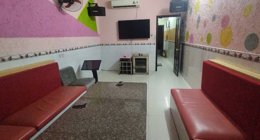 BÁN NHÀ MẶT TIỀN KINH DOANH ĐƯỜNG ĐÔNG HỒ, P.8, Q.8 – 4 TẦNG, 10 PHÒNG KARAOKE – GIÁ CHỈ NHỈNH 9 - Ảnh 3