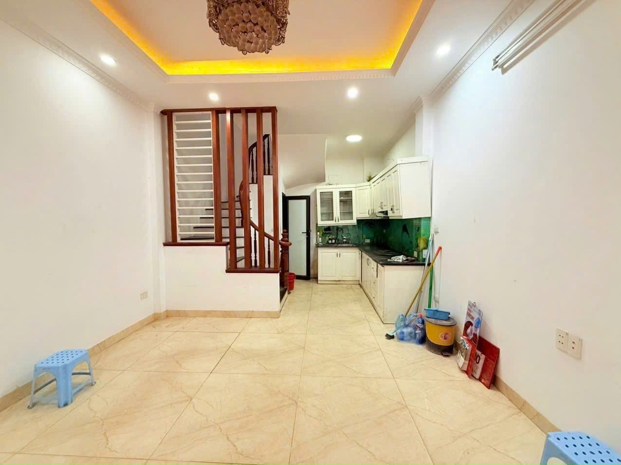 Nhỉnh 6 tỷ nhà 209 Đội Cấn  - Ngõ to rộng, thoáng sáng - Mặt tiền rộng - Ảnh 1