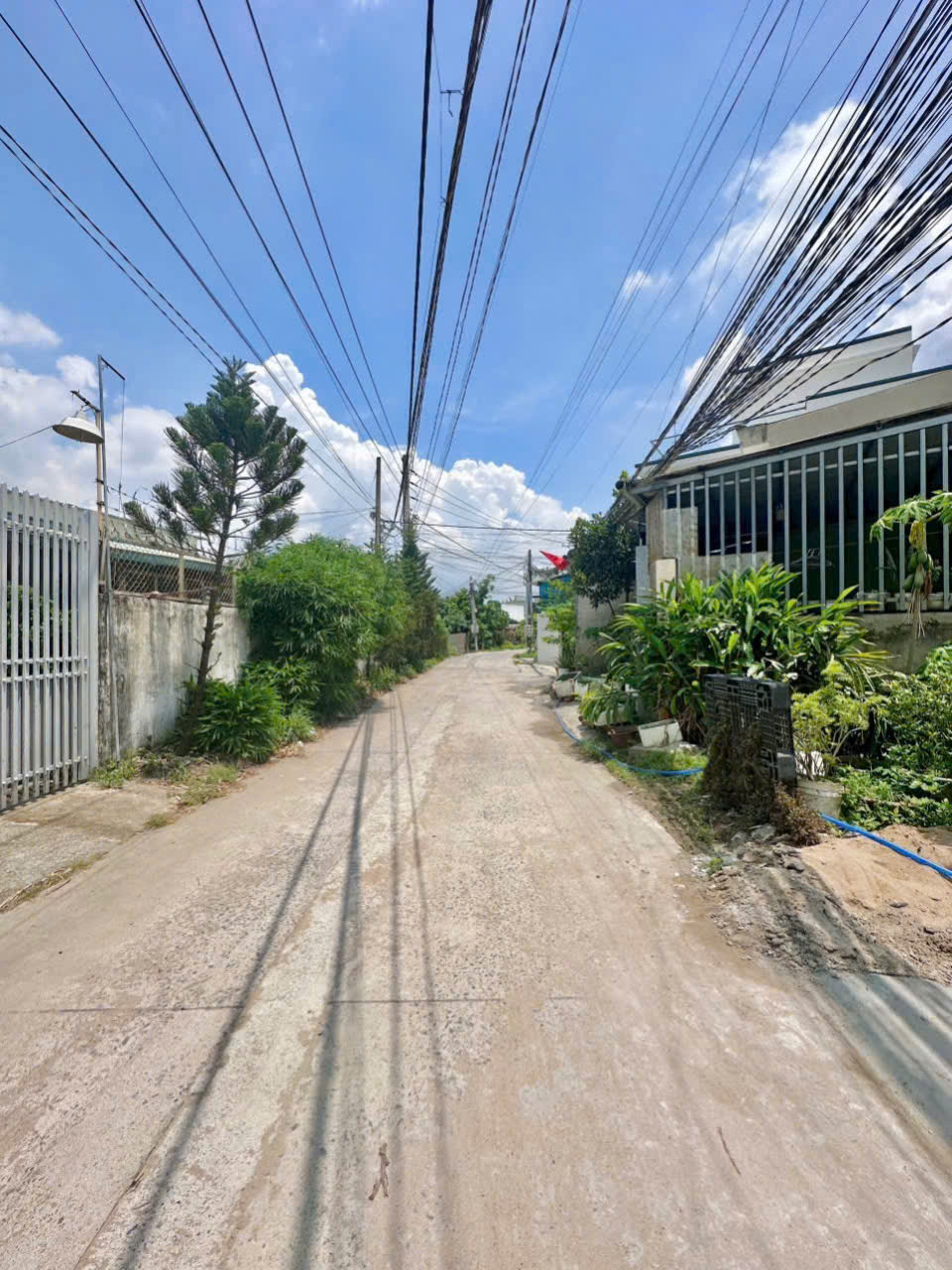 Bán nhà 2 tầng mặt phố tại Tân Bình, Vĩnh Cửu, Đồng Nai, giá cực chất 2,2 tỷ, 110m2 - Ảnh 1