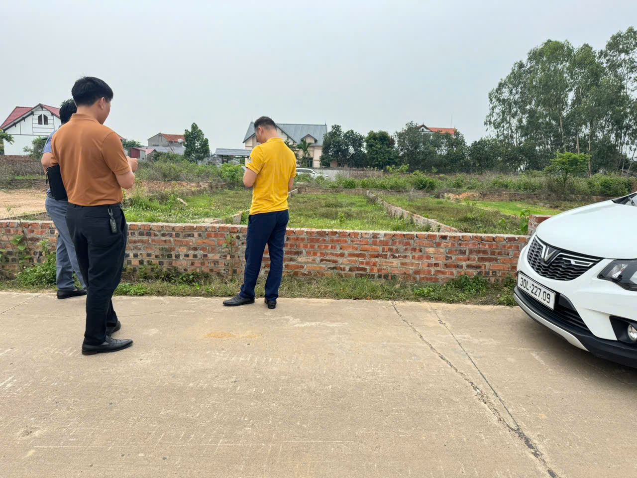 Bán đất Minh Trí, Sóc Sơn, HN. Đường thông, oto đỗ. DT 110m, giá 2,4 tỷ. - Ảnh 1