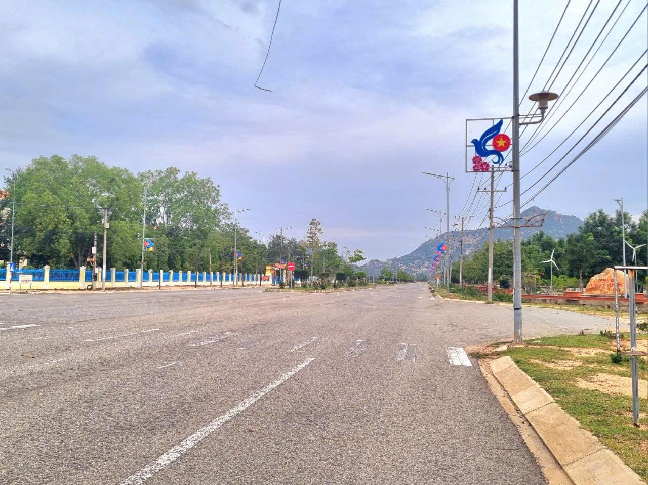 💥 950 TRIỆU – BÁN LÔ ĐẤT ĐẸP MẶT TIỀN ĐƯỜNG 40M 💥<br><br>📌 Vị trí đắc địa:<br> • Diện tích: 150m² (6m x - Ảnh 1