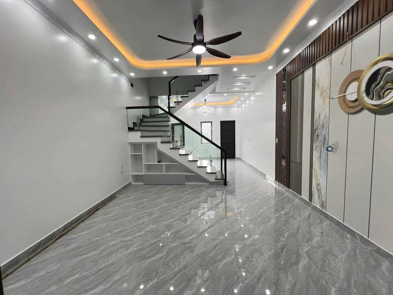 dãy nhà đẹp đầu Đà Nẵng Ngô Quyền gần trường chợ - Ảnh 1