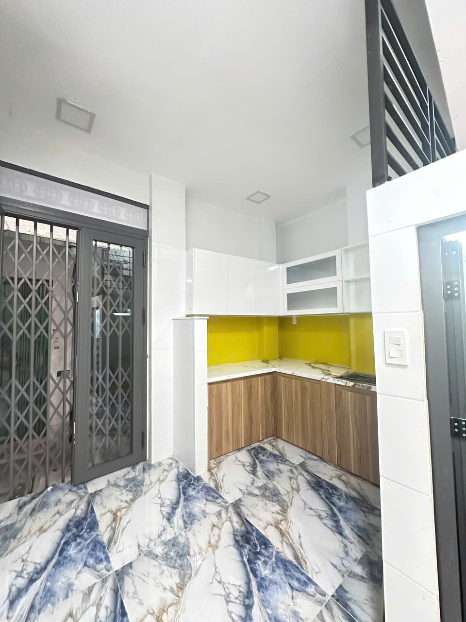 Nhà mới 3 tầng hẻm thông 39 Dạ Nam Phường 2 Quận 8 - Ảnh 1