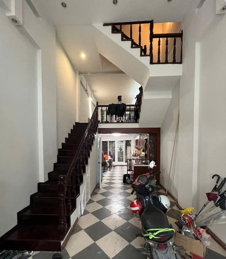 Cho thuê nhà mặt phố Đặng Tiến Đông - Đống Đa 40m x 4T, 5PN3VS  giá 28tr, full đồ, KD đỉnh - Ảnh chính