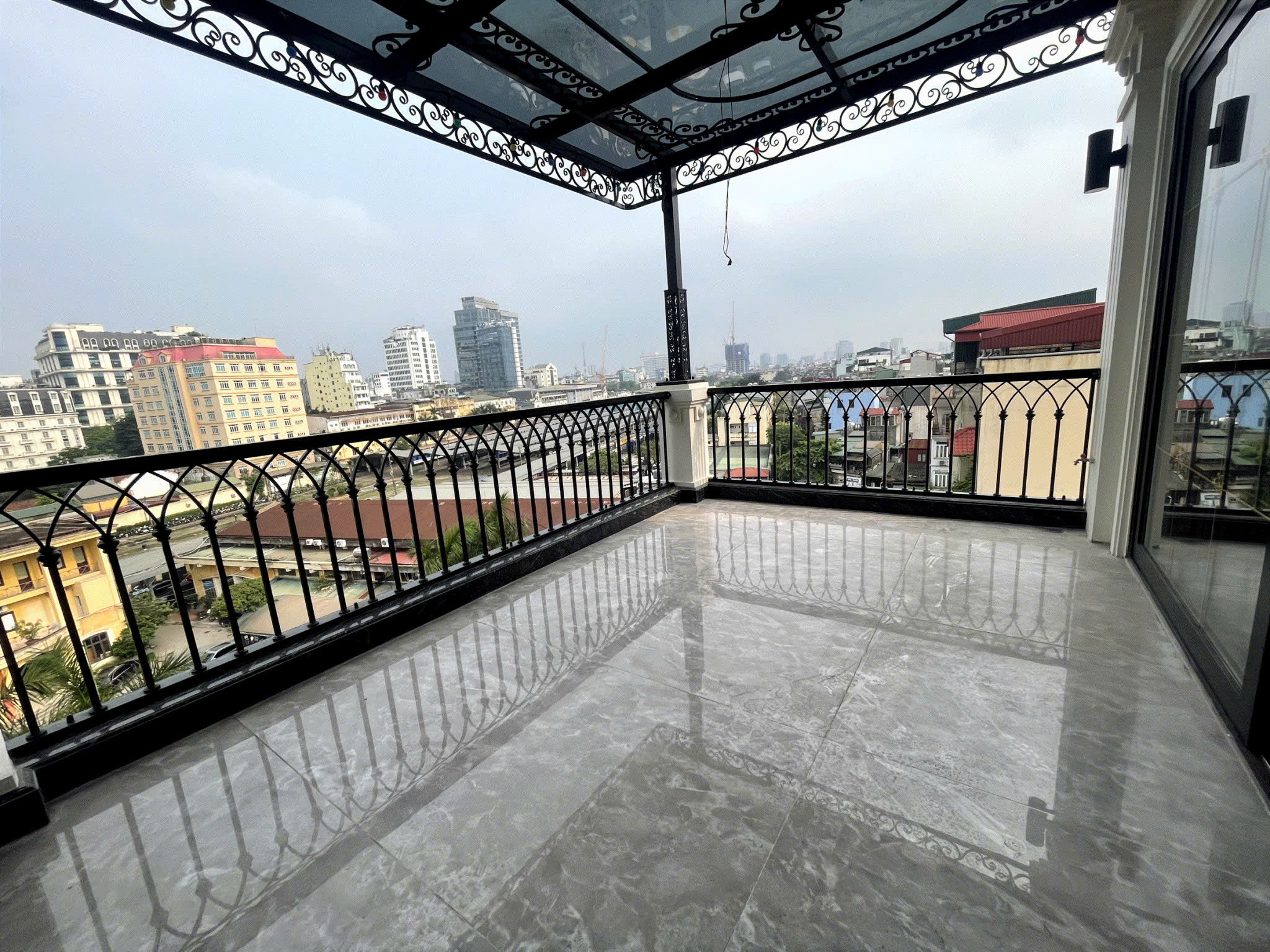 Cho thuê Tòa Nhà VP Mặt Phố Trần Quý Cáp, Đống Đa 90m x 8T thang máy giá 135 triệu - Ảnh 5