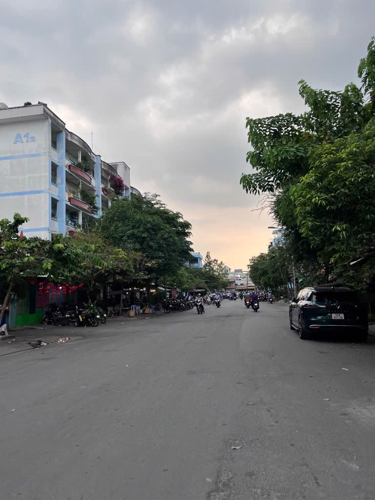 CỰC HIẾM!! Mặt tiền Bùi Minh Trực vào ở ngay DT 74m2 4 tầng đúc tặng full NT chỉ hơn 9ty - Ảnh 2
