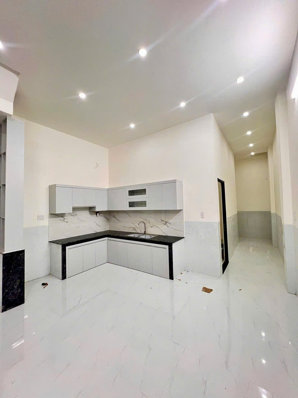 BÁN NHÀ TRỆT LẦU 90M2- TRẦN HƯNG ĐẠO– HẺM Ô TÔ – GẦN BIG C (GO) DĨ AN. - Ảnh 2