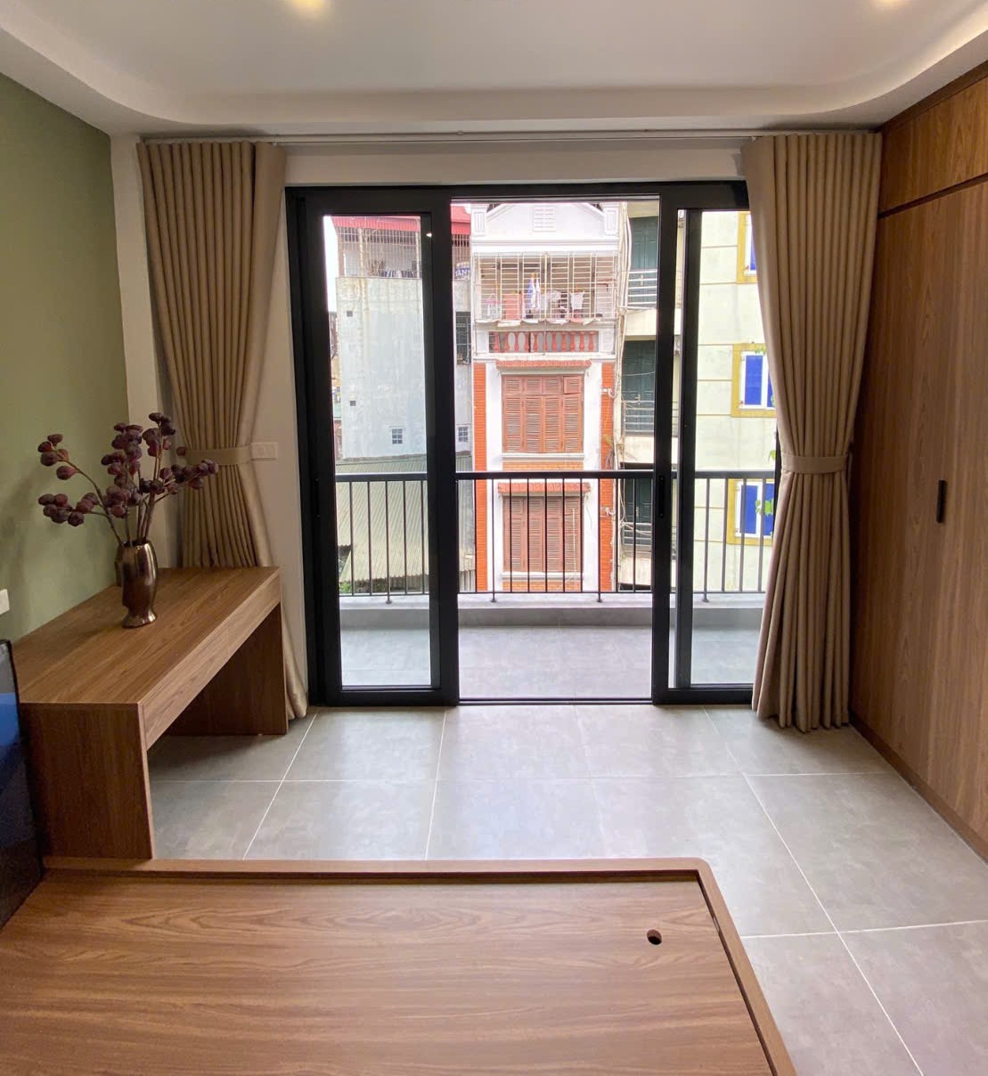 (Cực hiếm) Căn hộ Studio cao cấp 25m2 mới khai trương ở phố 8/3 - Hai Bà Trưng - Có máy giặt riêng - Ảnh 1
