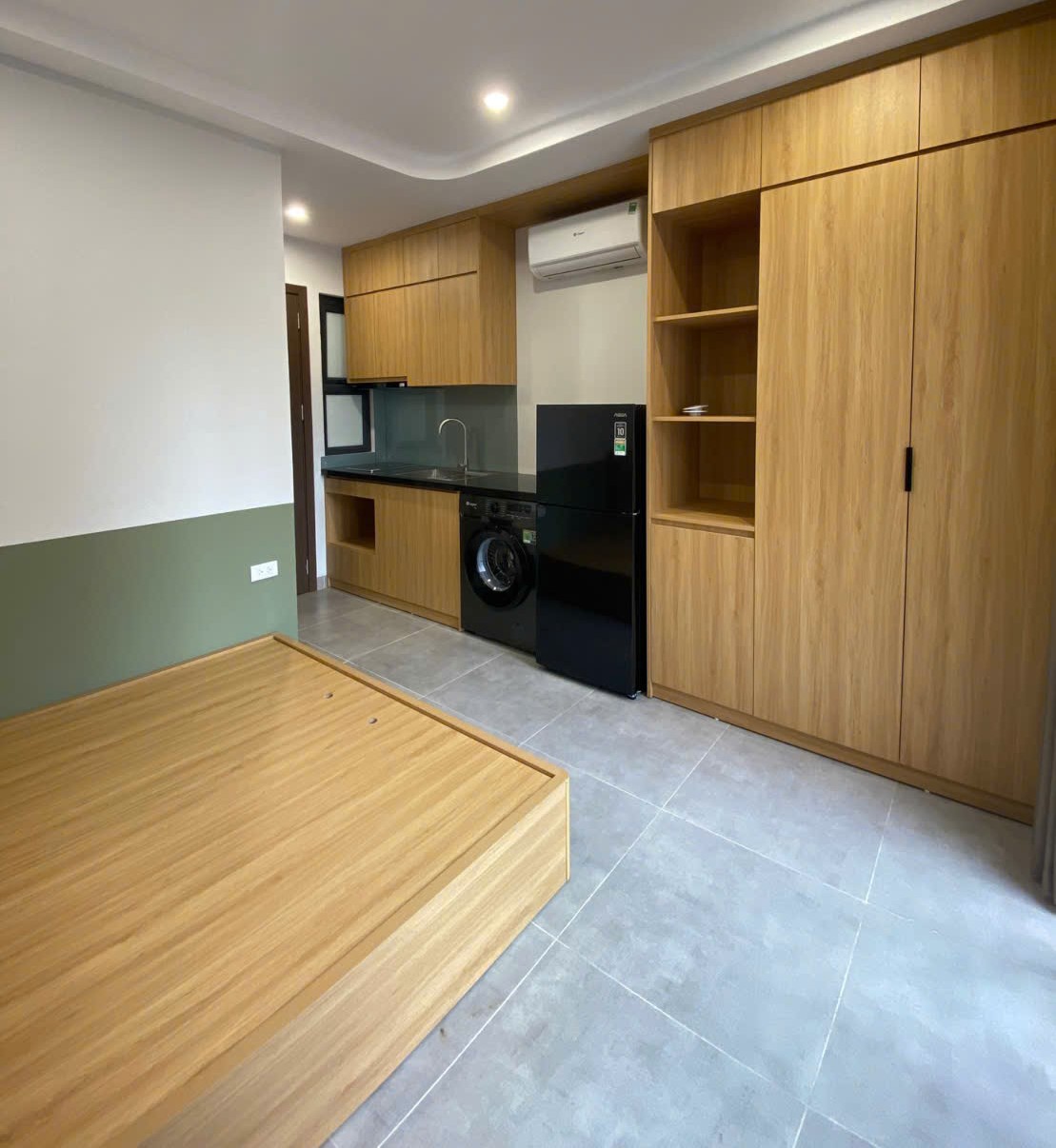 (Cực hiếm) Căn hộ Studio cao cấp 25m2 mới khai trương ở phố 8/3 - Hai Bà Trưng - Có máy giặt riêng - Ảnh chính