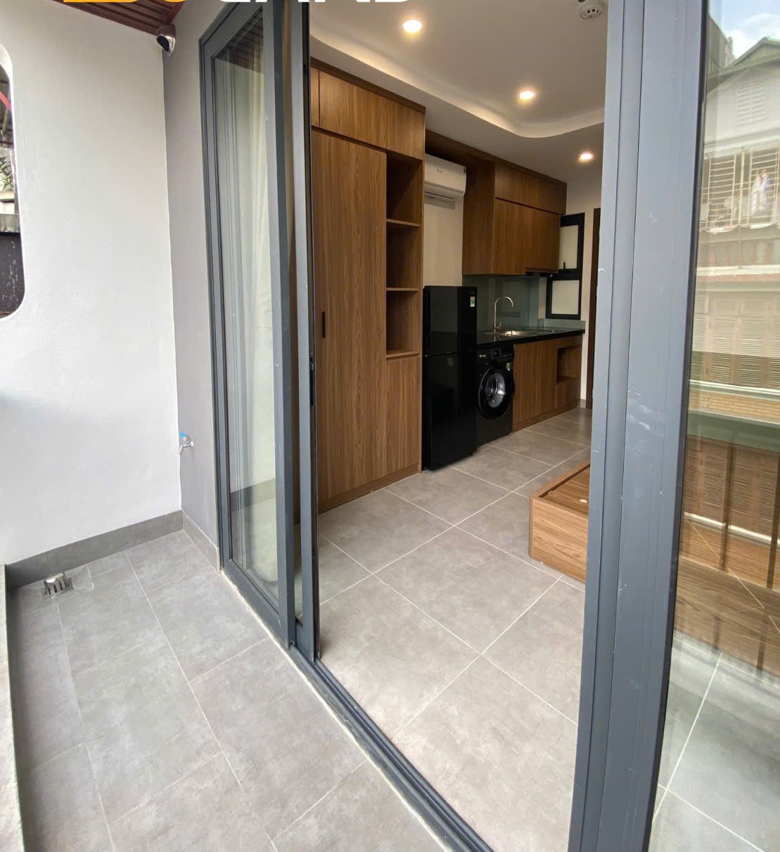 (Cực hiếm) Căn hộ Studio cao cấp 25m2 mới khai trương ở phố 8/3 - Hai Bà Trưng - Có máy giặt riêng - Ảnh 2