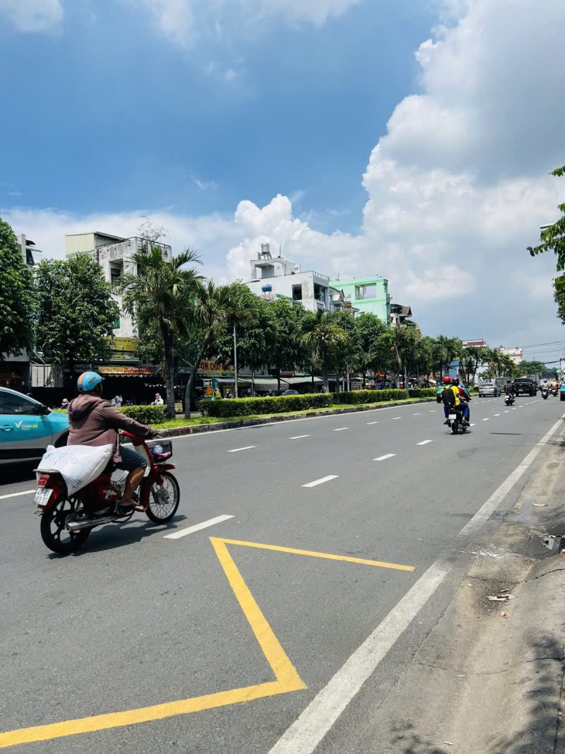 Bán nhà Mặt tiền Tô Ký - ngay Chợ Cầu - Quang Trung, 969m2 (11/24x58m) Cấp 4, 95 tỷ. - Ảnh chính