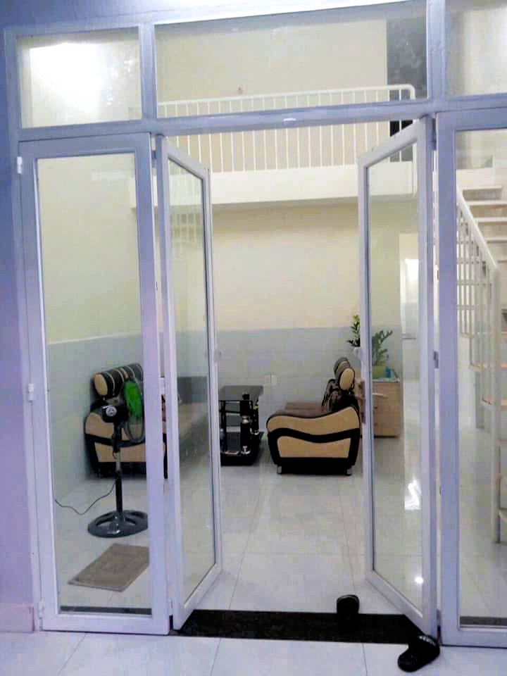 Cho thuê nhà trệt lửng 52m², 3PN, gần chợ, hẻm yên tĩnh, Linh Đông - Ảnh chính
