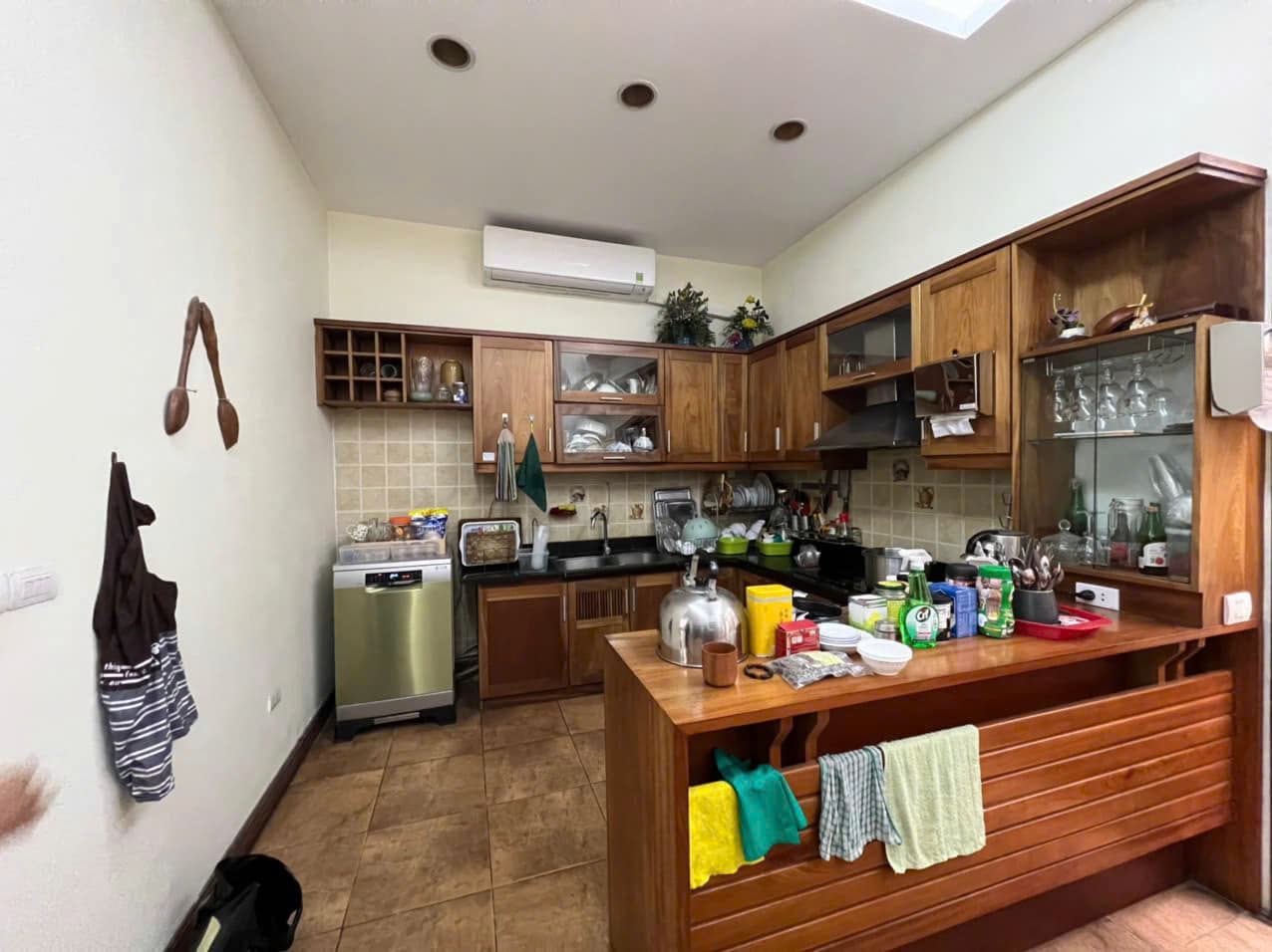 BÁN NHÀ LÔ GÓC PHỐ HÀO NAM - 93M² x 4 TẦNG - Ô TÔ TRÁNH - KINH DOANH SẦM UẤT - 20.5 TỶ - Ảnh 1