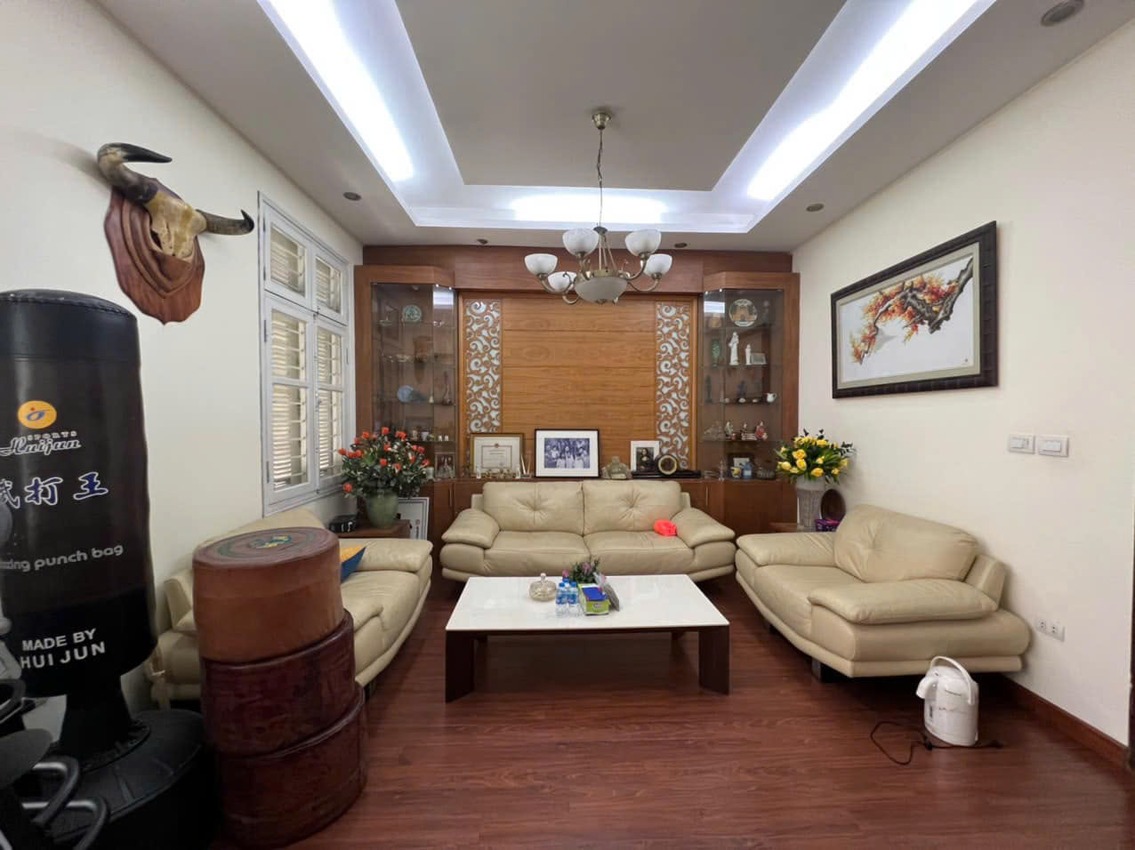 BÁN NHÀ LÔ GÓC PHỐ HÀO NAM - 93M² x 4 TẦNG - Ô TÔ TRÁNH - KINH DOANH SẦM UẤT - 20.5 TỶ - Ảnh chính