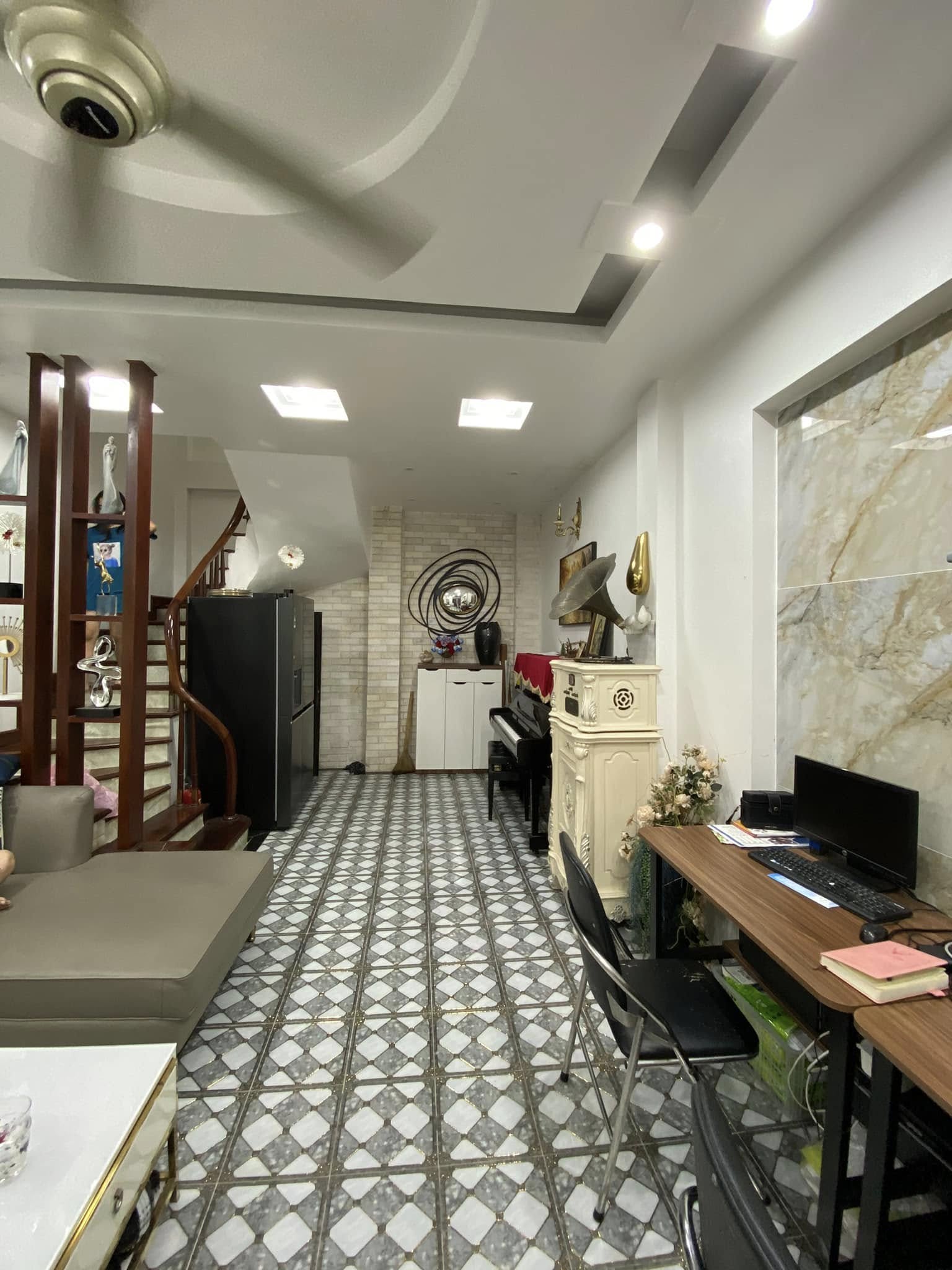 Bán nhà Lê Hồng Phong, 30m2, 5 tầng, mặt tiền 4.2m, 11.3 tỷ, nhà mới, ngõ rộng - Ảnh chính