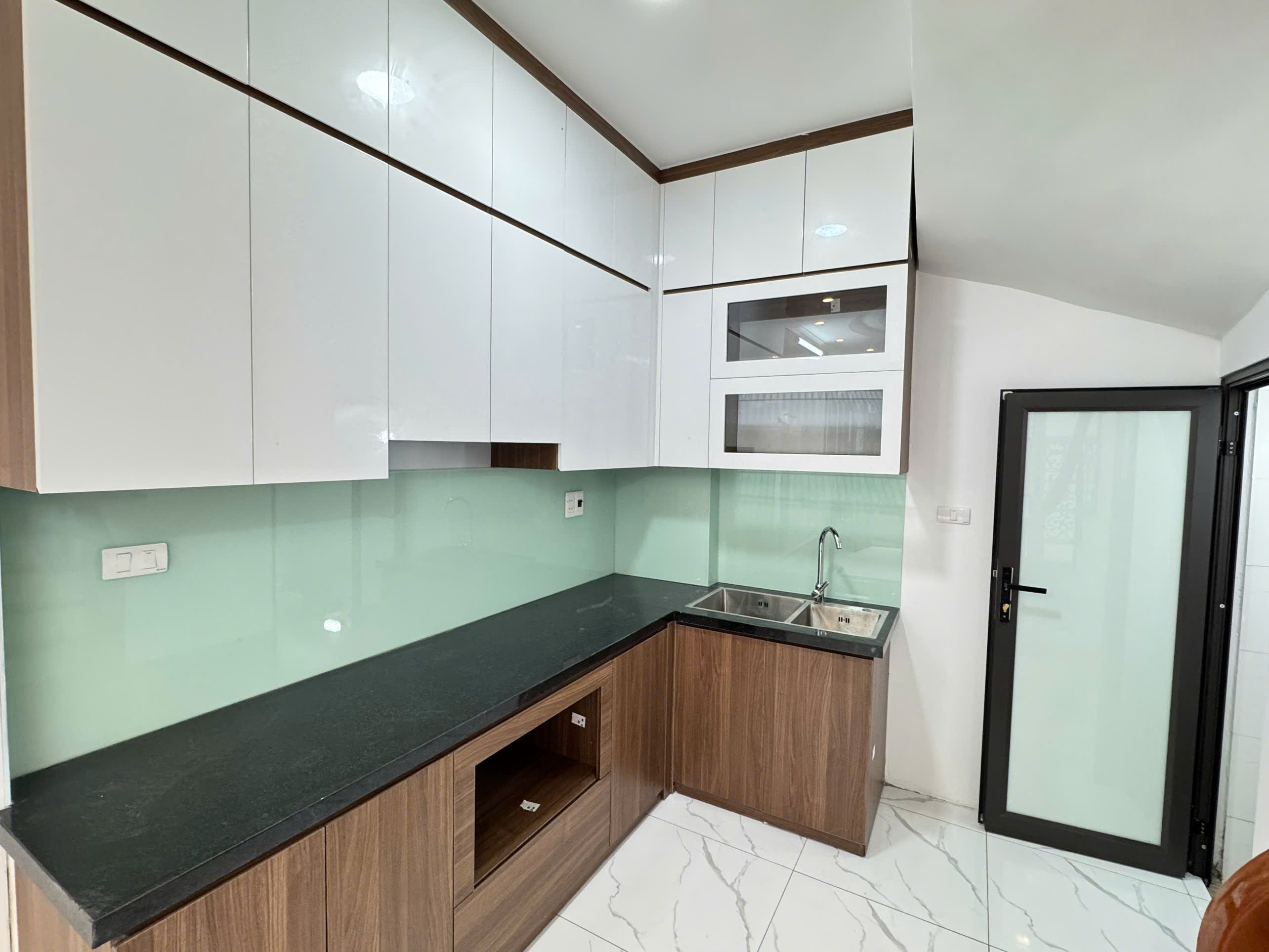 Bán nhà 5 tầng – Ô tô cách 10m – Đông Thiên, Hoàng Mai – 6.8 tỷ lh 0975124520 - Ảnh 3