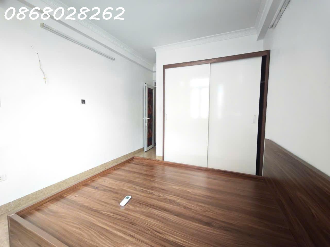 CHỈ 5,5 TỶ - CÓ NHÀ 6 TẦNG PHỐ NGỌC HÀ - HÀNG XÓM LĂNG BÁC - AN NINH CỰC CAO - Ảnh 2