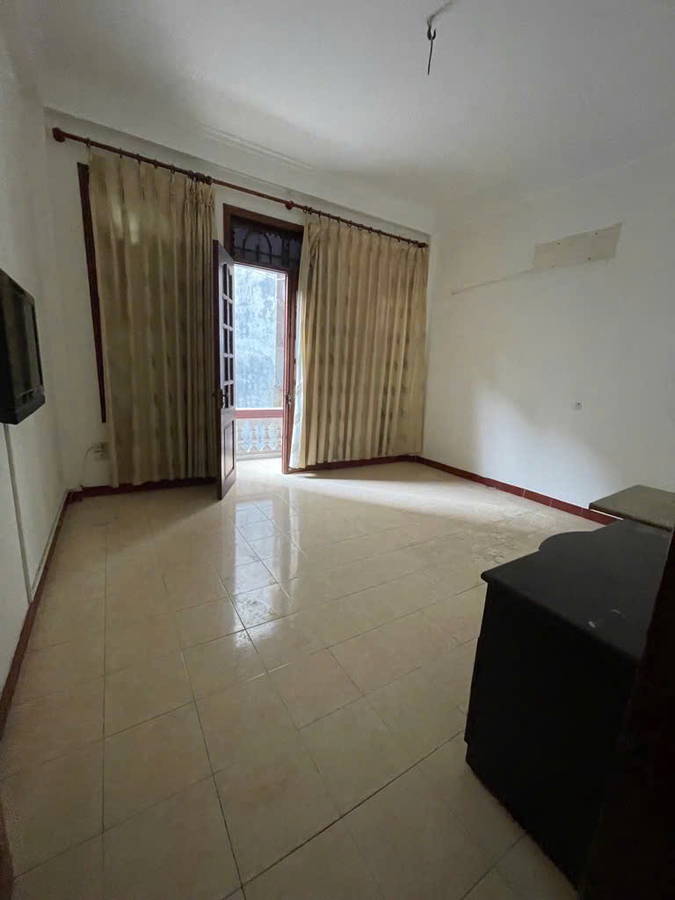 Bán Nhà Đường Láng. Đống Đa. DT 80m2. MT 6,5m. 5 Tầng. Giá 16,6 Tỷ. - Ảnh 2