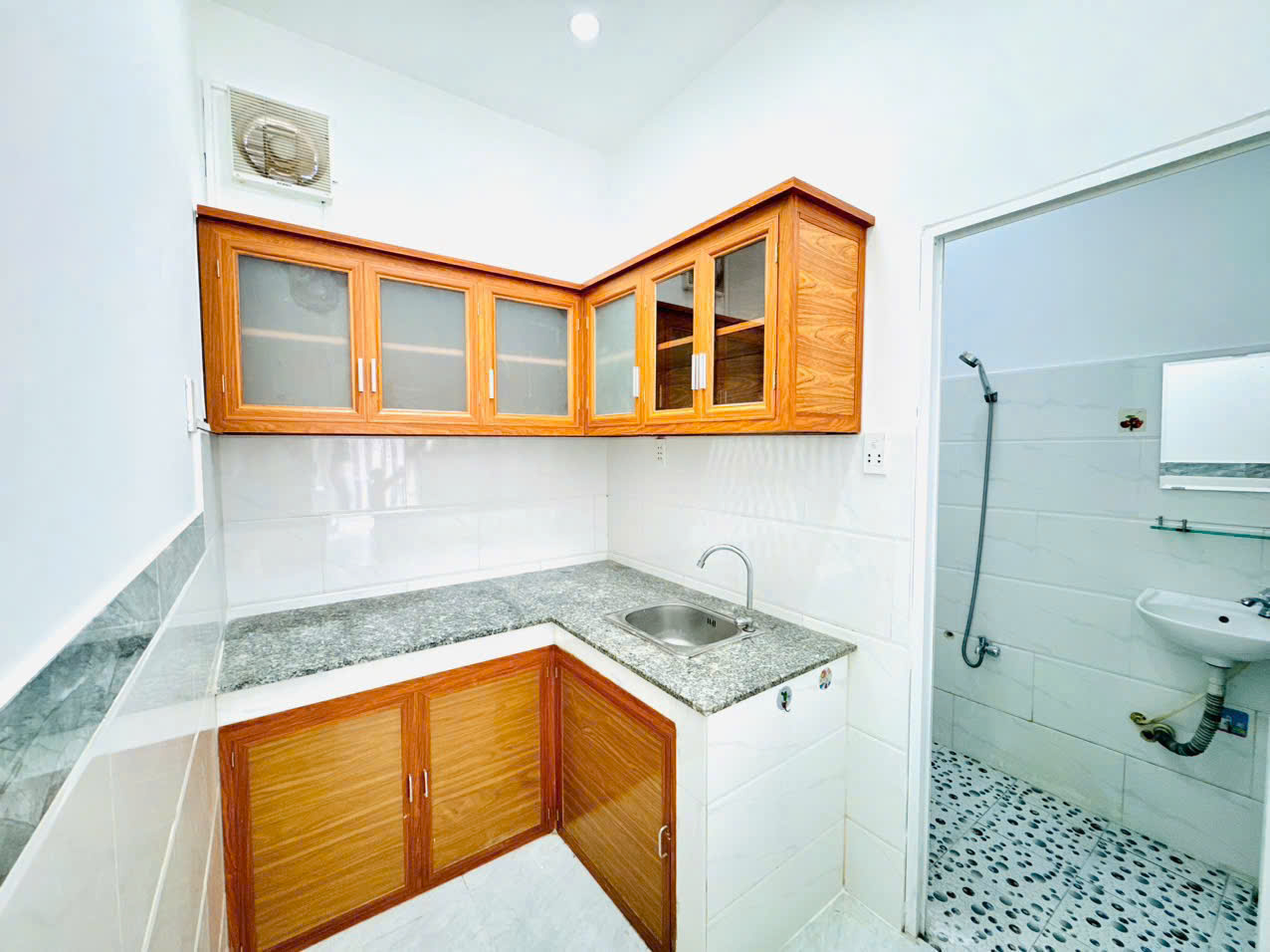 NHÀ 3PN HẺM 5M,  THẠNH LỘC, QUẬN 12 – GẦN CAO ĐẲNG ĐIỆN LỰC - Ảnh 3