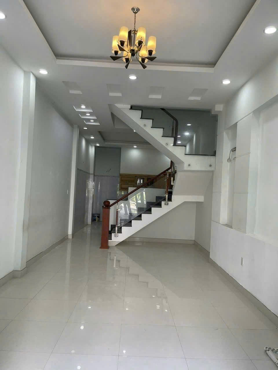 NHÀ ĐẸP TÔ NGỌC VÂN QUẬN 12 CHO THUÊ, 4PN 5WC, XE HƠI ĐẬU - Ảnh 3