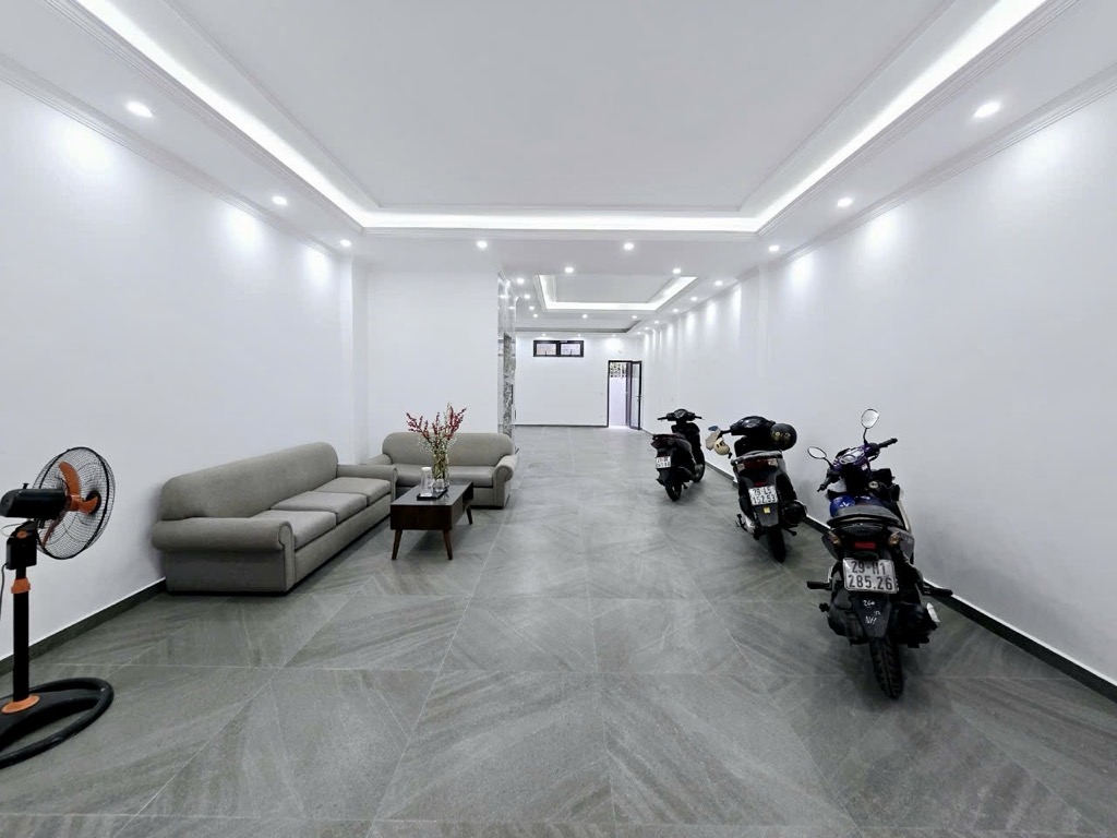 Bán nhà TT Cầu Giấy, 8 tầng TM mới, gara ô tô, ở kết hợp KD, 100m MT 8m nhỉnh 34 tỷ - Ảnh chính