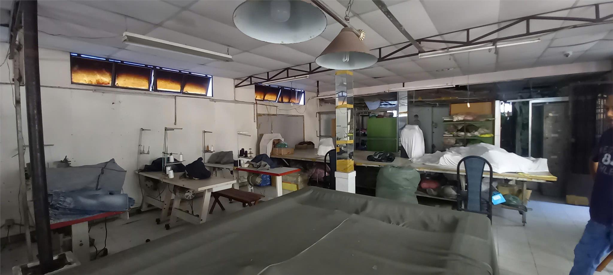 Biệt thự cũ 297m2, Gò Vấp, Hẻm to xe hơi vào tận sân, 2 tầng, giá tốt 21 tỷ TL - Ảnh 2