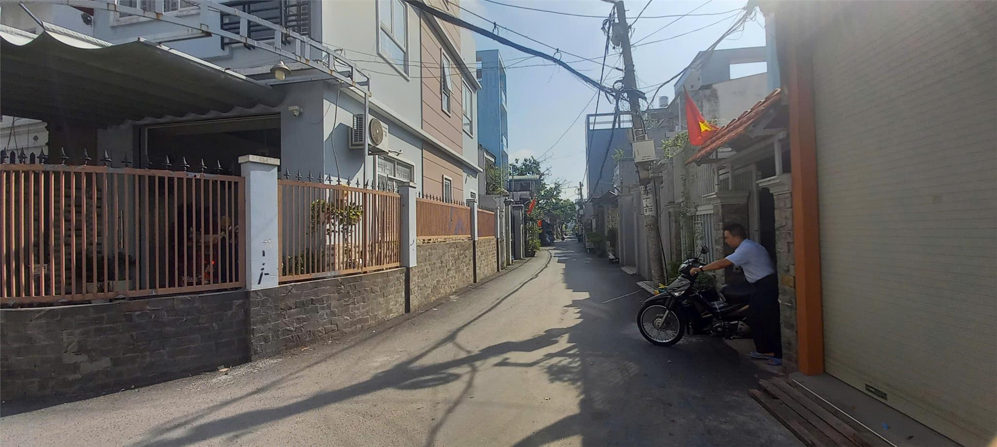 Biệt thự cũ 297m2, Gò Vấp, Hẻm to xe hơi vào tận sân, 2 tầng, giá tốt 21 tỷ TL - Ảnh 4