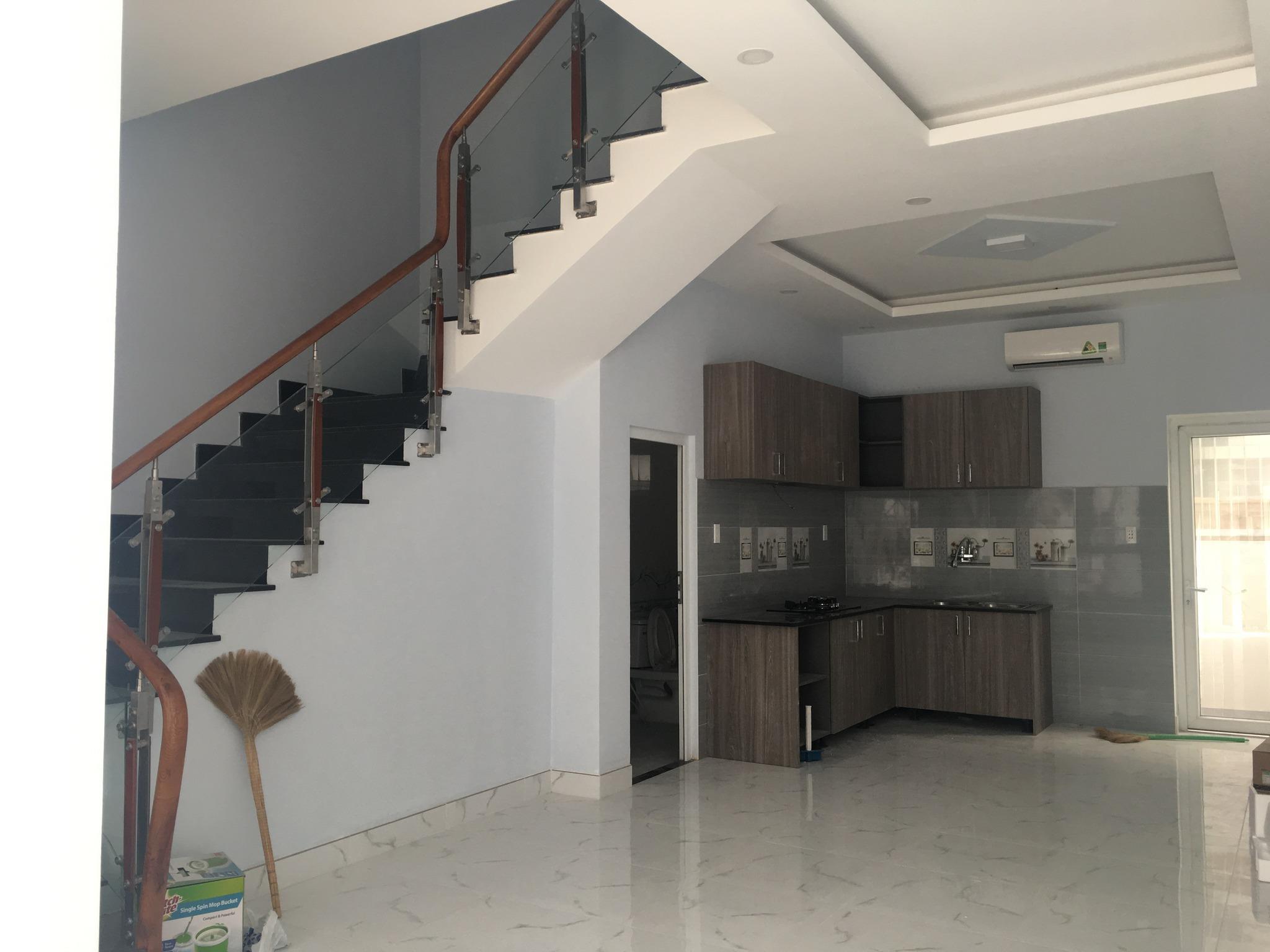 Cho thuê nhà KDC Valencia, Phú Hữu, Quận 9, DT 75m2, 4PN, nhà trống, giá tốt 12tr.tháng - Ảnh 1
