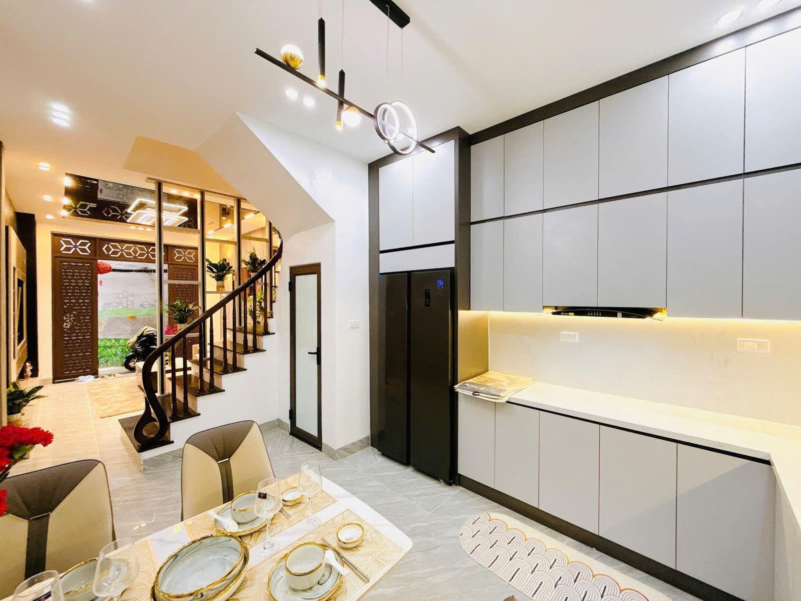 Hiếm! Lô Góc Đường Láng – Nhà Mới Đẹp – Quy Hoạch Ra Phố – Tiện Ở & Cho Thuê – GIÁ 10.2 TỶ lh - Ảnh 1